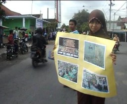 Peduli Palestina, Para Pelajar MTs Wahid Hasyim Gelar Sholat Ghaib dan Aksi Solidaritas